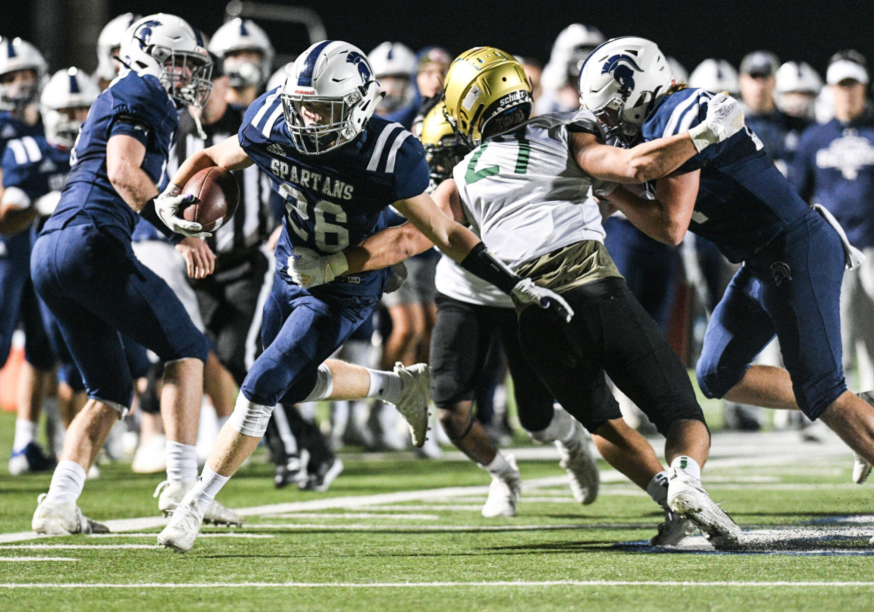 110620-qc-spt-icw-pv-football-002